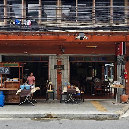 Baan Glang Soi Restaurant & Guesthouse Bangkok Exteriör bild