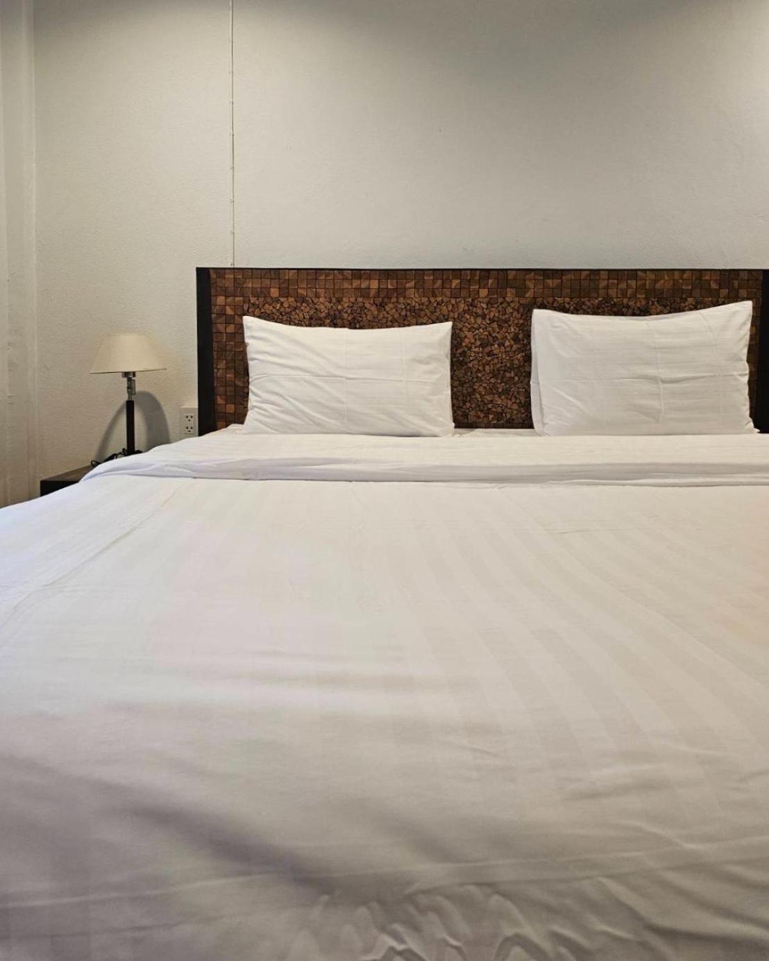 Baan Glang Soi Restaurant & Guesthouse Bangkok Rum bild