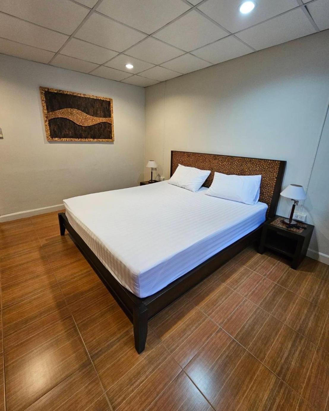 Baan Glang Soi Restaurant & Guesthouse Bangkok Rum bild