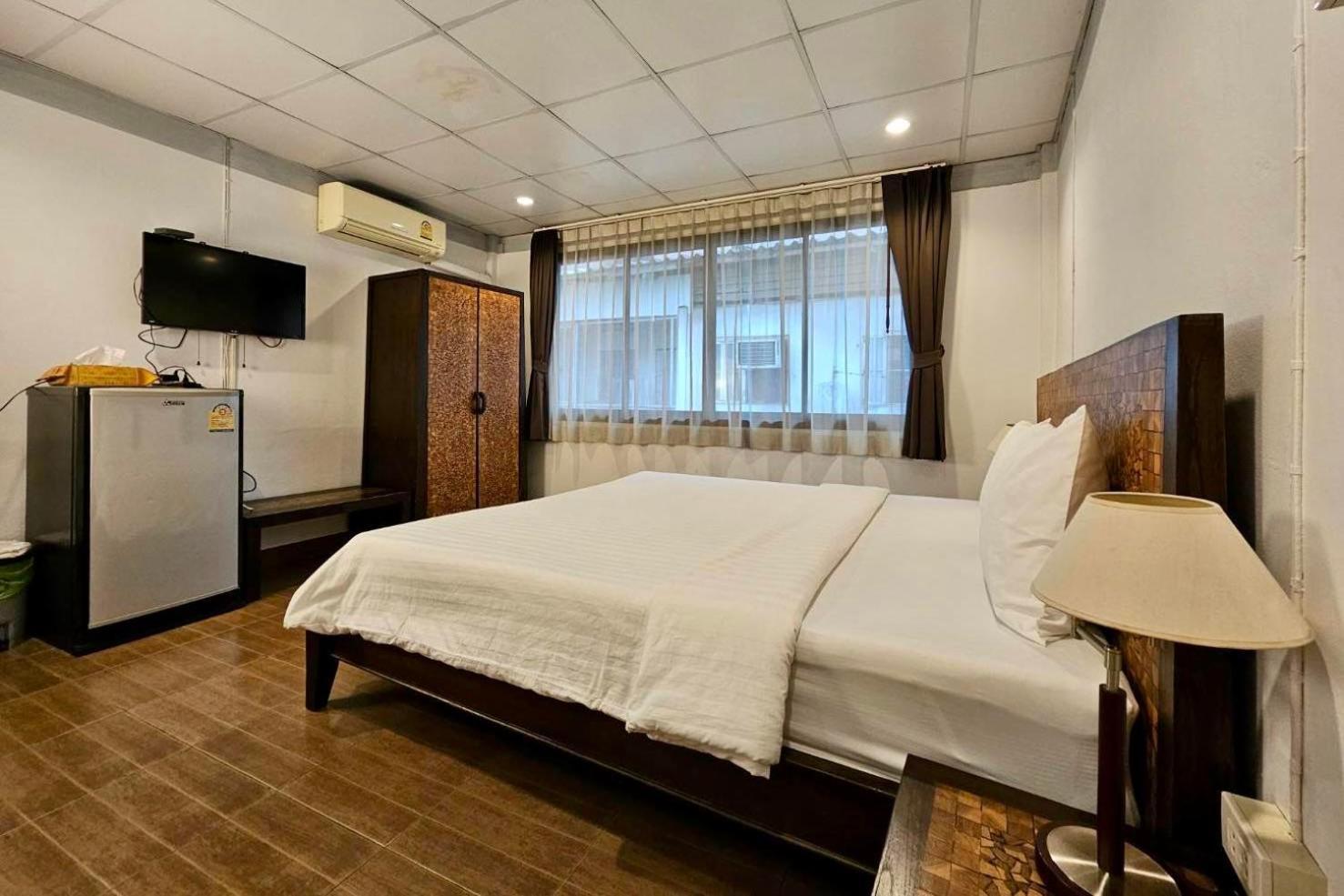 Baan Glang Soi Restaurant & Guesthouse Bangkok Rum bild