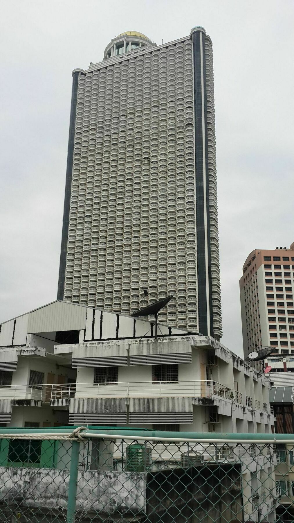 Baan Glang Soi Restaurant & Guesthouse Bangkok Exteriör bild