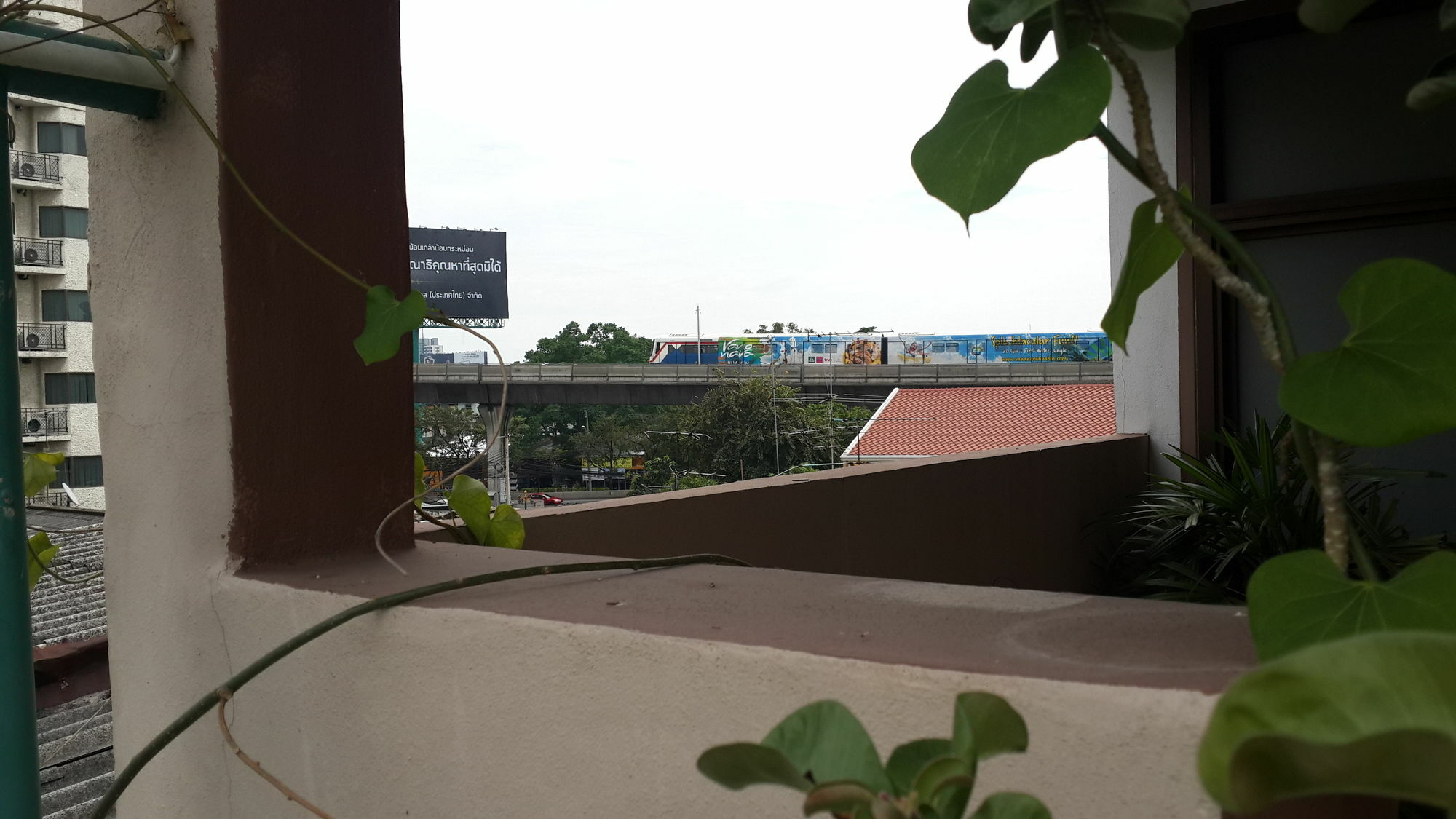 Baan Glang Soi Restaurant & Guesthouse Bangkok Exteriör bild